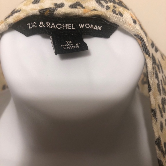 Zac & Rachel Woman…Size 1X animal print top - Picture 6 of 8